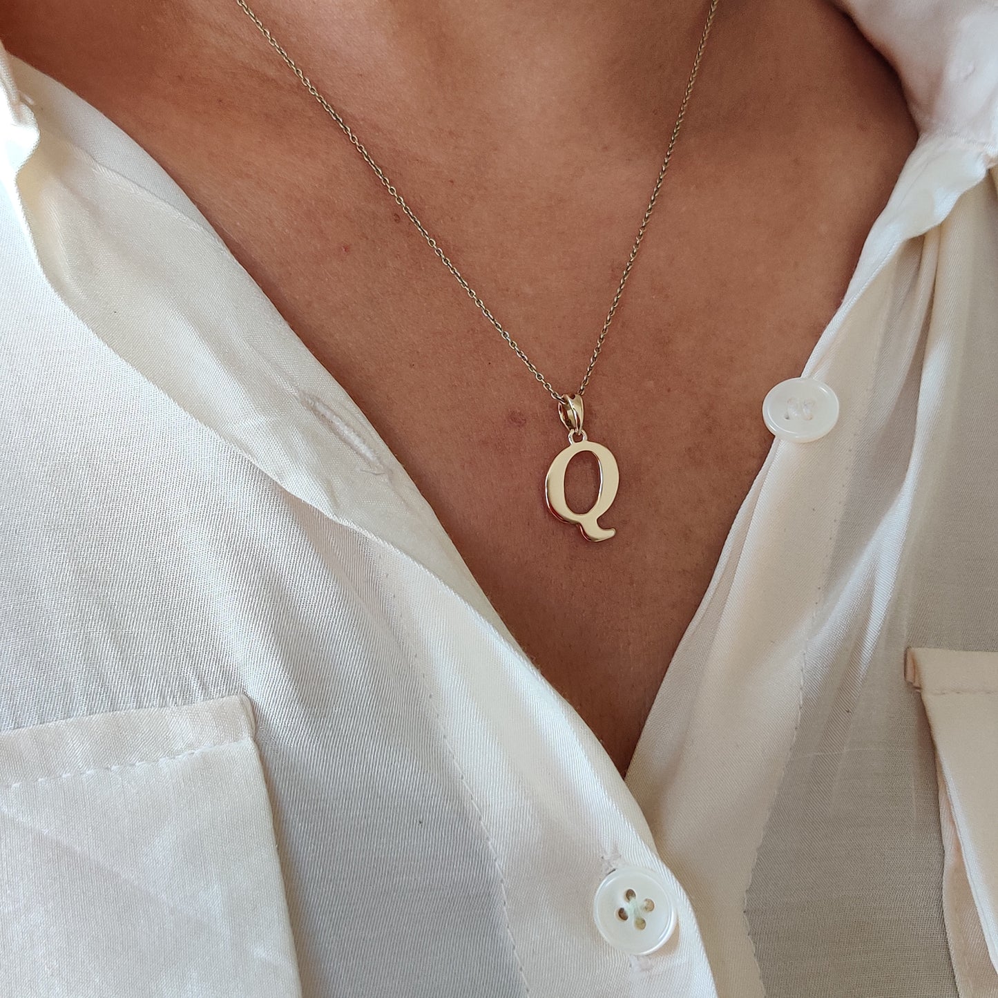 14K Gold Initial Q Pendant, Solid Yellow Gold Initial Q Charm Pendant, Gold Charm Pendant, Alphabet Q Pendant, Birthday Gift, Letter Pendant