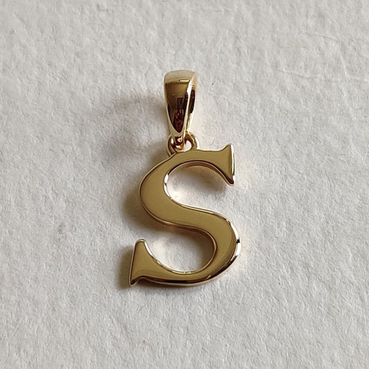 Colgante con inicial S en oro de 14 quilates, colgante con dije de inicial S en oro amarillo macizo, colgante con dije de oro, colgante con letra S, regalo de cumpleaños, colgante con letra