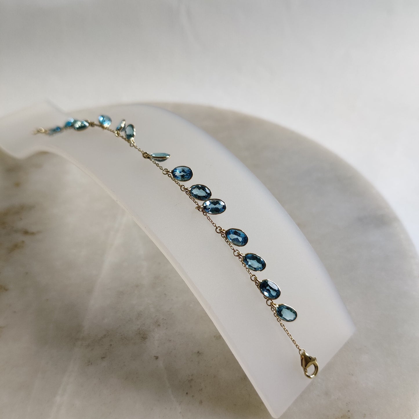 Natural Swiss Blue Topaz Bracelet, 14K Yellow Gold Swiss Blue Topaz Bracelet, Chain Bracelet, Blue Topaz Gold Bracelet, December Birthstone