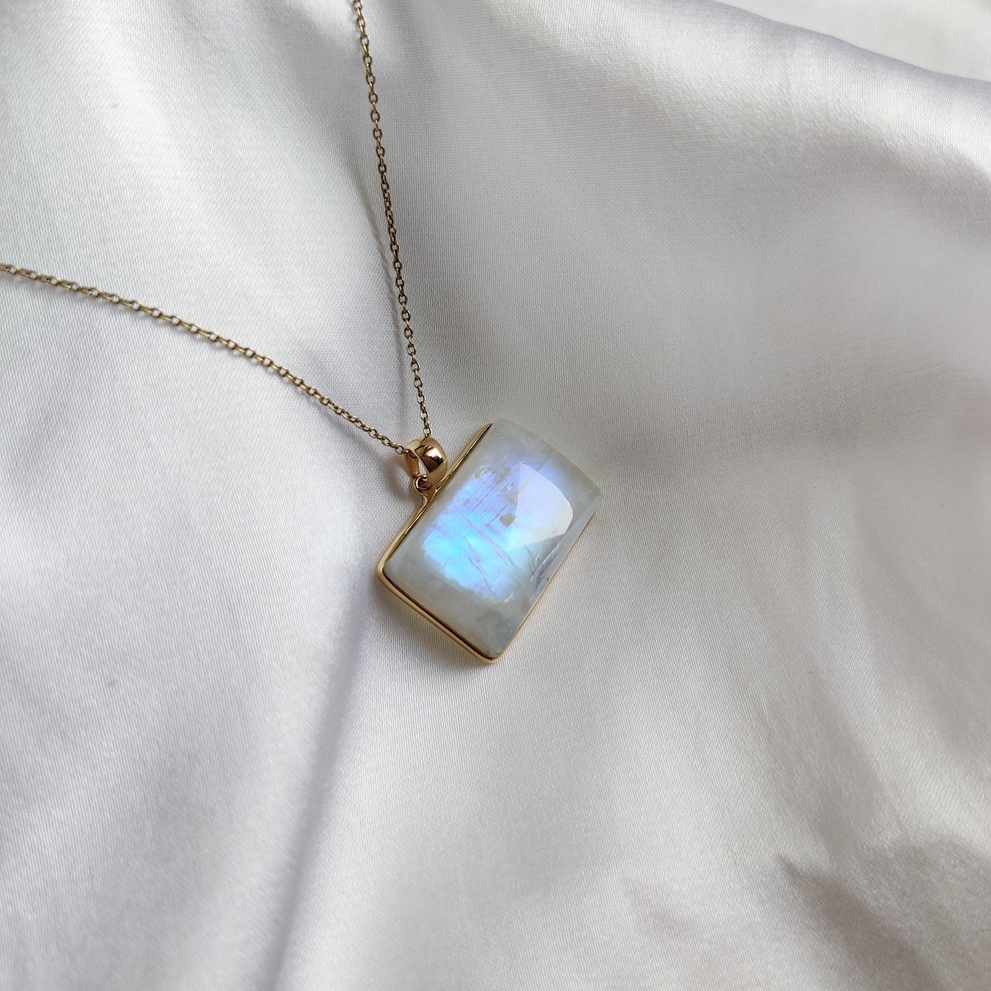 Natural Rainbow Moonstone Pendant, 14K Solid Yellow Gold Moonstone Pendant, June Birthstone, Bezel Pendant, Blue Moonstone Jewelry