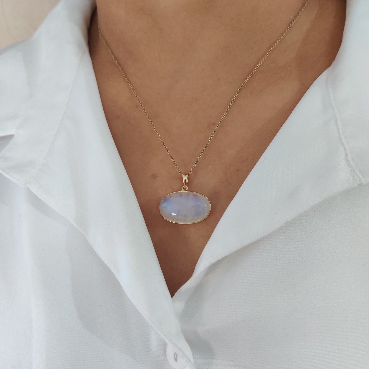 Natural Rainbow Moonstone Pendant, 14K Solid Yellow Gold Blue Moonstone Pendant, June Birthstone, Bezel Pendant, Christmas Present