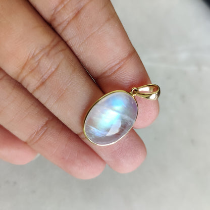 Natural Rainbow Moonstone Pendant, 14K Solid Yellow Gold Moonstone Pendant, June Birthstone, Bezel Pendant, Oval Pendant, Christmas Gift