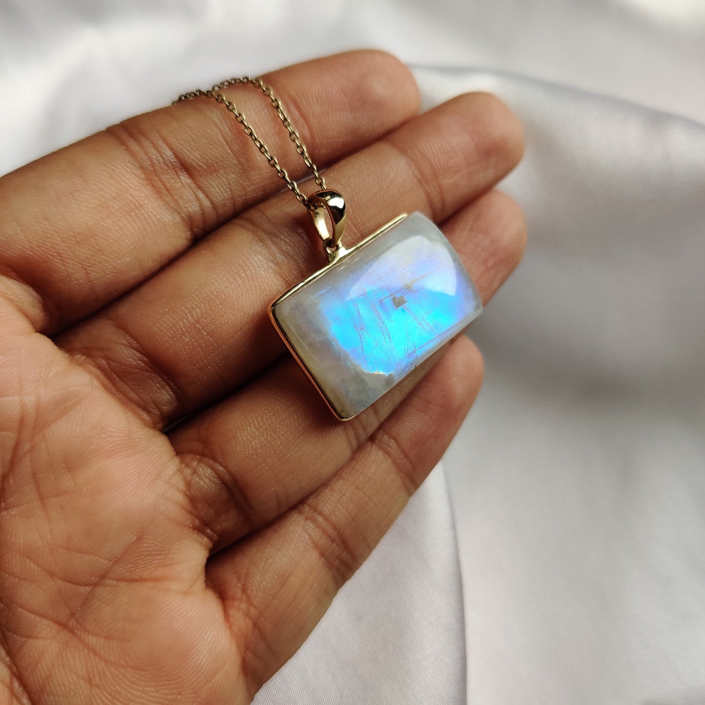 Natural Rainbow Moonstone Pendant, 14K Solid Yellow Gold Moonstone Pendant, June Birthstone, Bezel Pendant, Blue Moonstone Jewelry