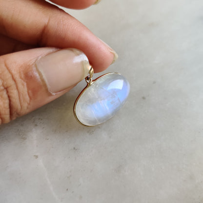 Natural Rainbow Moonstone Pendant, 14K Solid Yellow Gold Blue Moonstone Pendant, June Birthstone, Bezel Pendant, Christmas Present