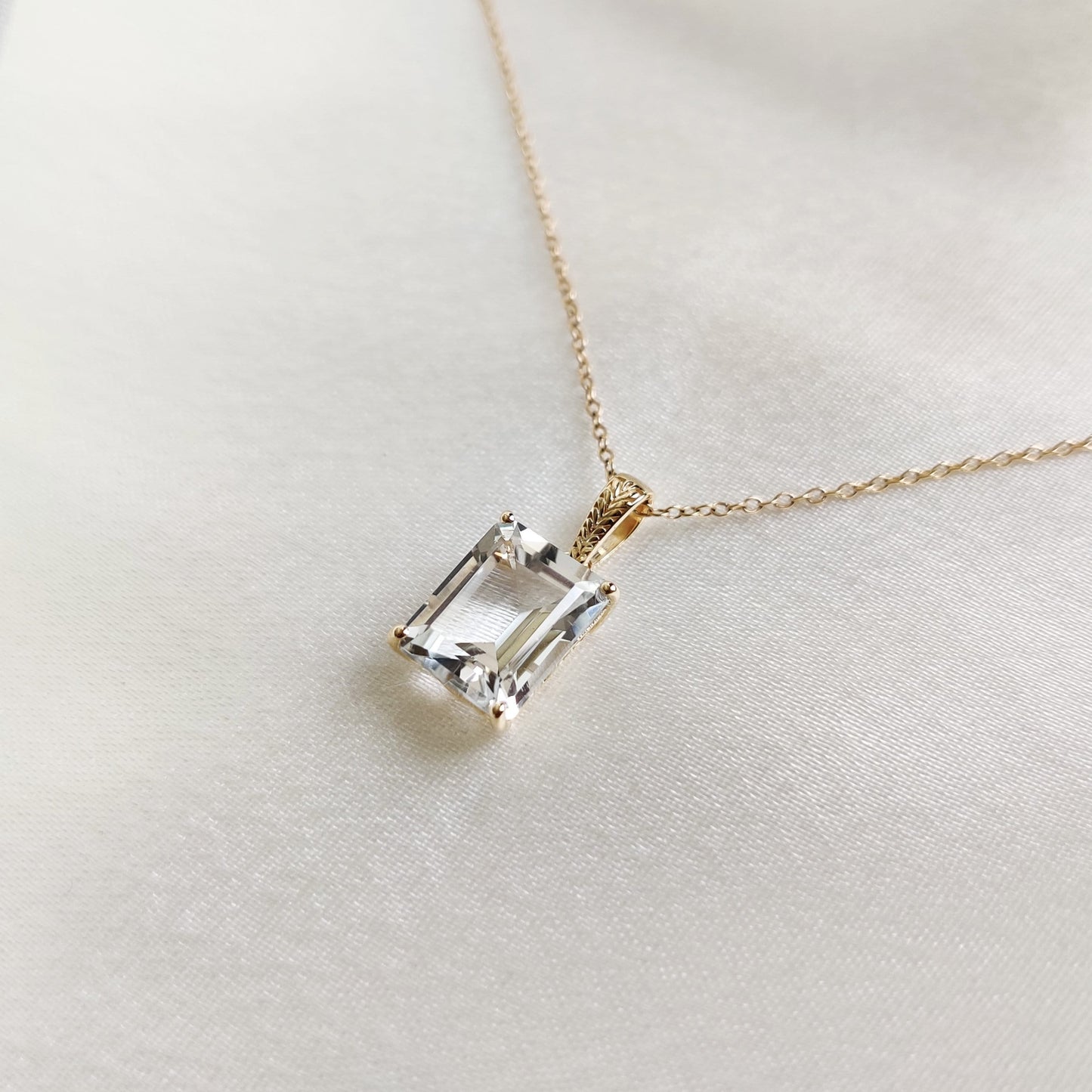 Natural White Topaz Pendant, 14K Solid Yellow Gold Pendant, April Birthstone Pendant, Topaz Jewelry, Topaz Gold Pendant, Christmas Present