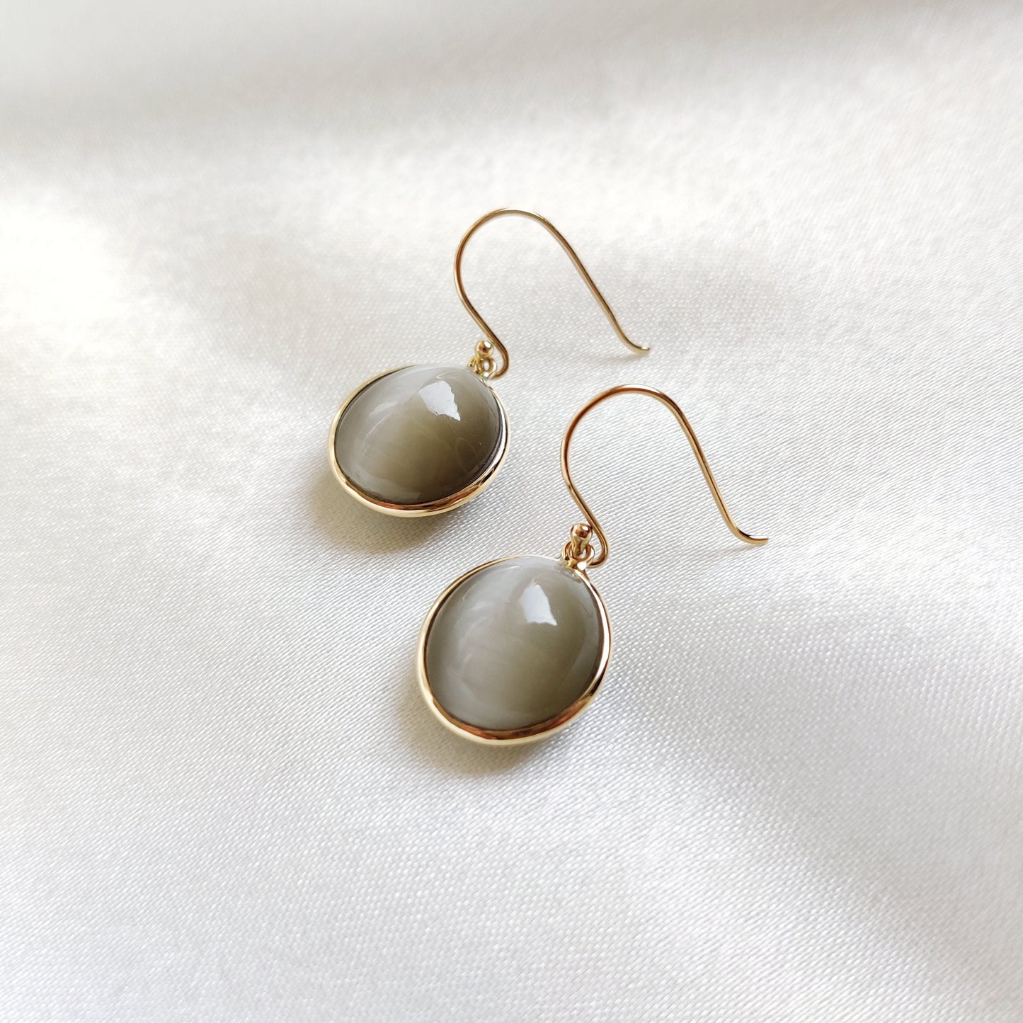 Natural Cat&#39;s Eye Gold Earring, 14K Solid Yellow Gold Cats Eye Earring, June Birthstone, Christmas Gift, Cats Eye Jewelry, Bezel Earring