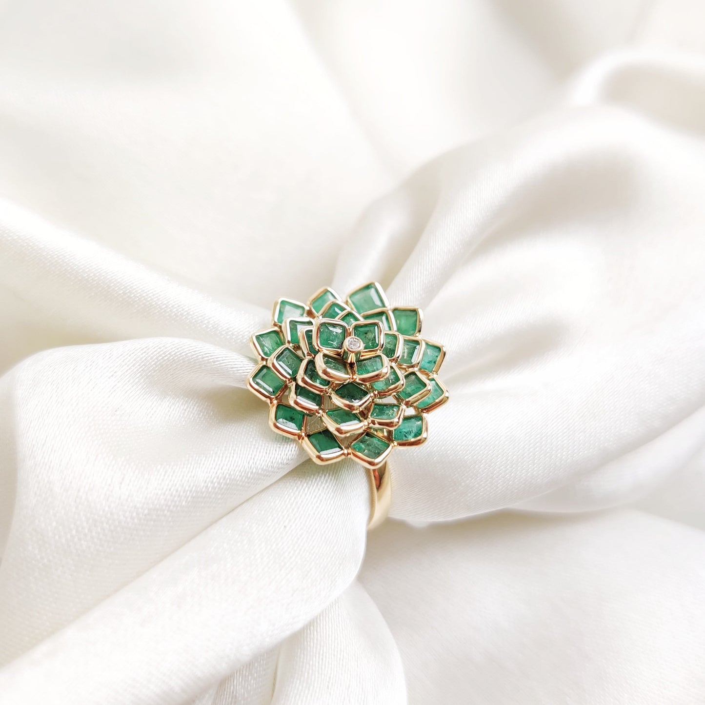 Natural Emerald Flower Ring, 14K Solid Gold Emerald & Diamond Ring, May Birthstone Ring, Dainty Emerald Ring, Emerald Jewelry