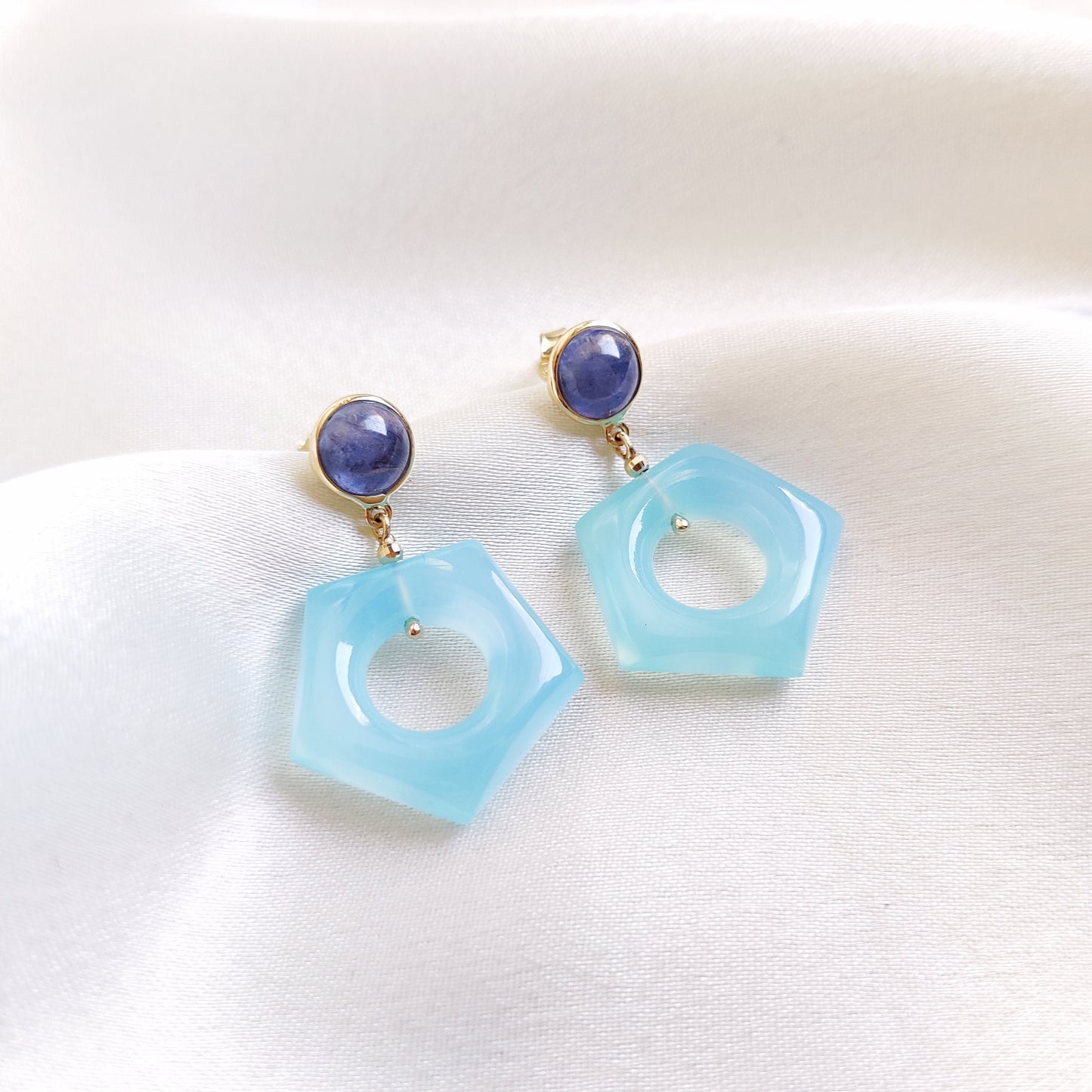 Pendientes de tanzanita natural y calcedonia azul, pendientes de oro amarillo macizo de 14 quilates, pendientes con piedra natal de diciembre, pendientes con piedras preciosas llamativas