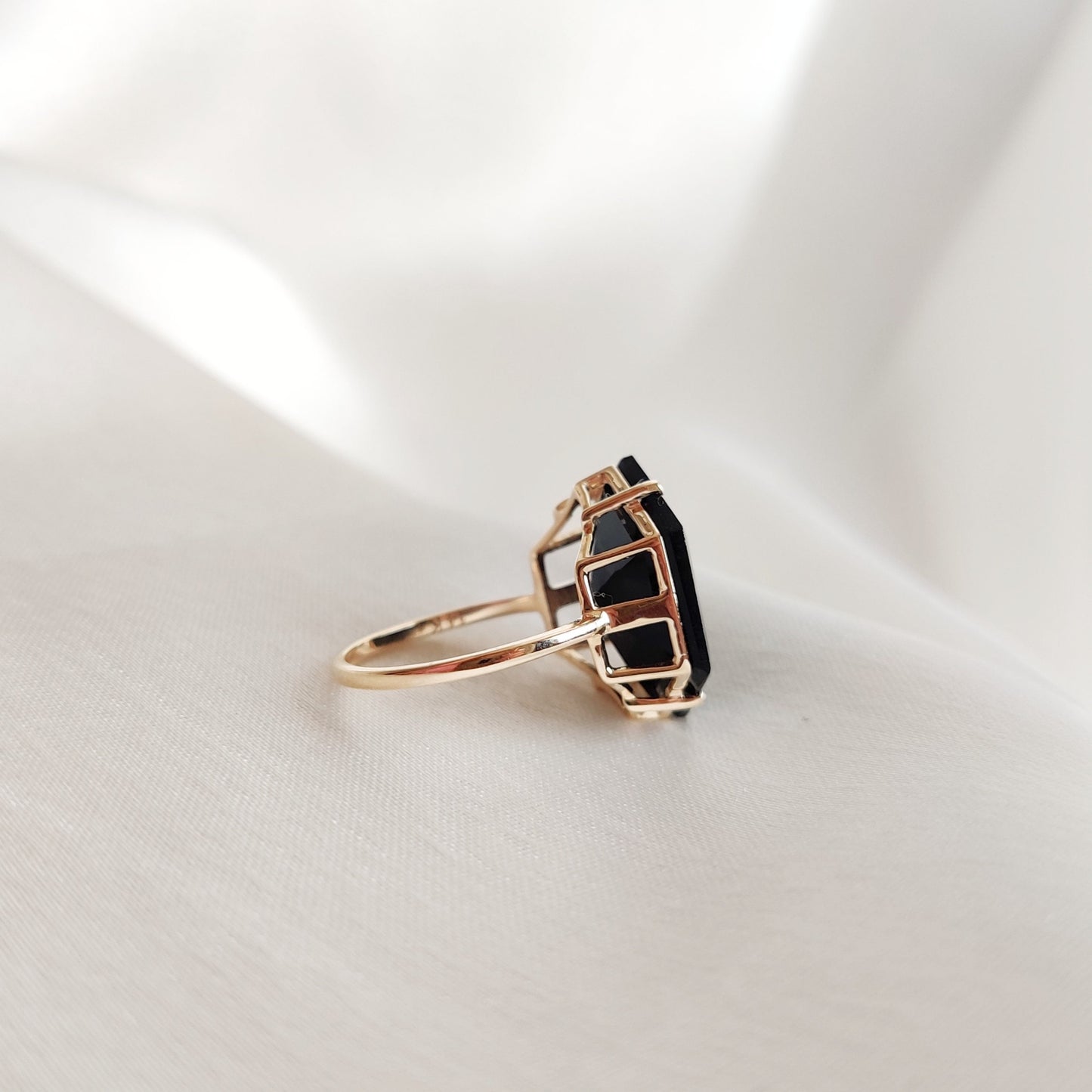 Natural Black Onyx Hexagon Cut Ring, 14K Solid Yellow Gold Obyx Ring, December Birthstone Ring, Statement Black Onyx Ring, Birthday Present