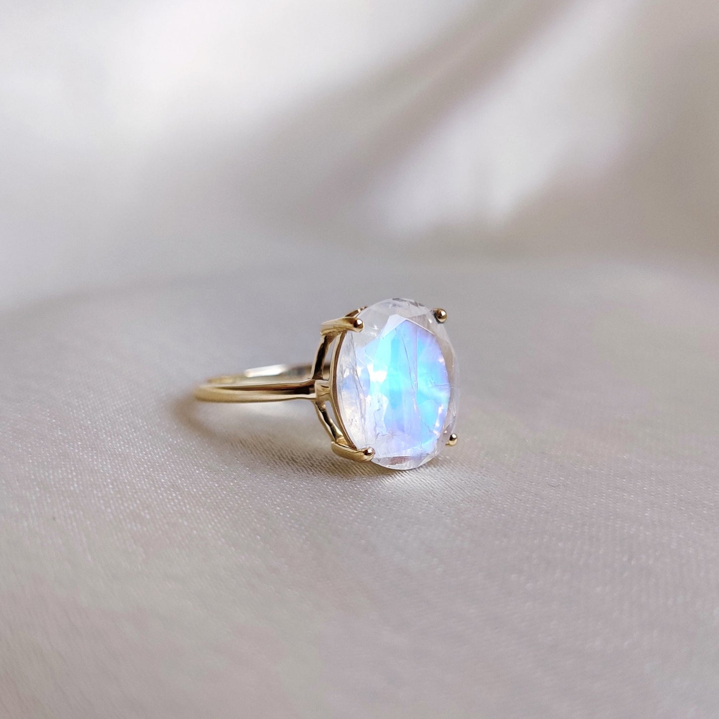 Natural Rainbow Moonstone Ring, 14K Solid Yellow Gold Blue Moonstone Ring, June Birthstone Ring, Oval Cut Moonstone Ring, Christmas Present