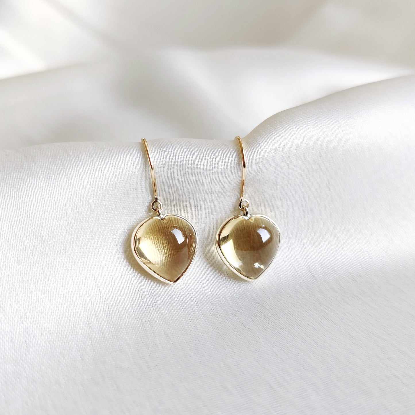 Pendientes de citrino en oro de 14 quilates, pendientes de corazón de citrino natural, pendientes de oro amarillo macizo, piedra natal de noviembre, pendientes de corazón, regalo de Navidad