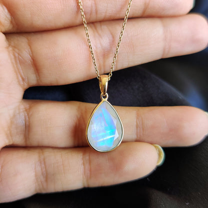 Natural Rainbow Moonstone Pendant, 14K Solid Yellow Gold Moonstone Pendant, June Birthstone Pendant, Blue Moonstone Pebdant, Christmas Gift