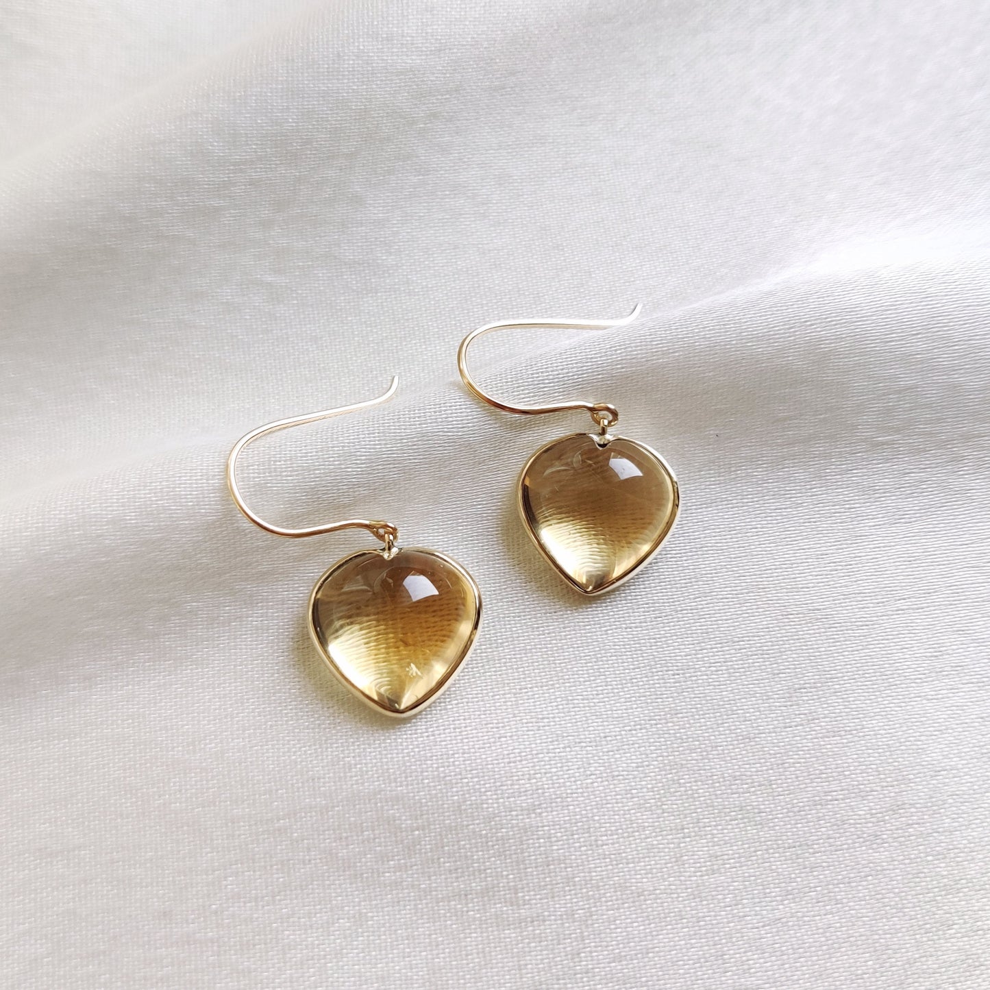 Pendientes de citrino en oro de 14 quilates, pendientes de corazón de citrino natural, pendientes de oro amarillo macizo, piedra natal de noviembre, pendientes de corazón, regalo de Navidad