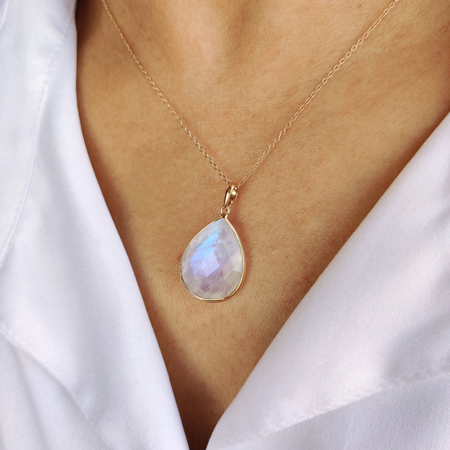 Natural Rainbow Moonstone Pendant, 14K Solid Yellow Gold Pendant, June Birthstone, Blue Moonstone Pendant, Christmas Gift, Bezel Pendant