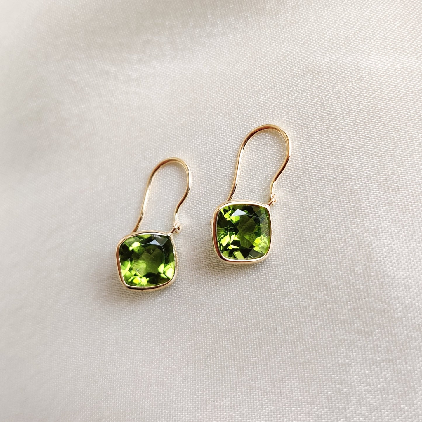 Natural Peridot Earrings, 14K Solid Gold Bezel Earrings, Dainty Peridot Earrings, August Birthstone Earrings, Peridot Jewelry