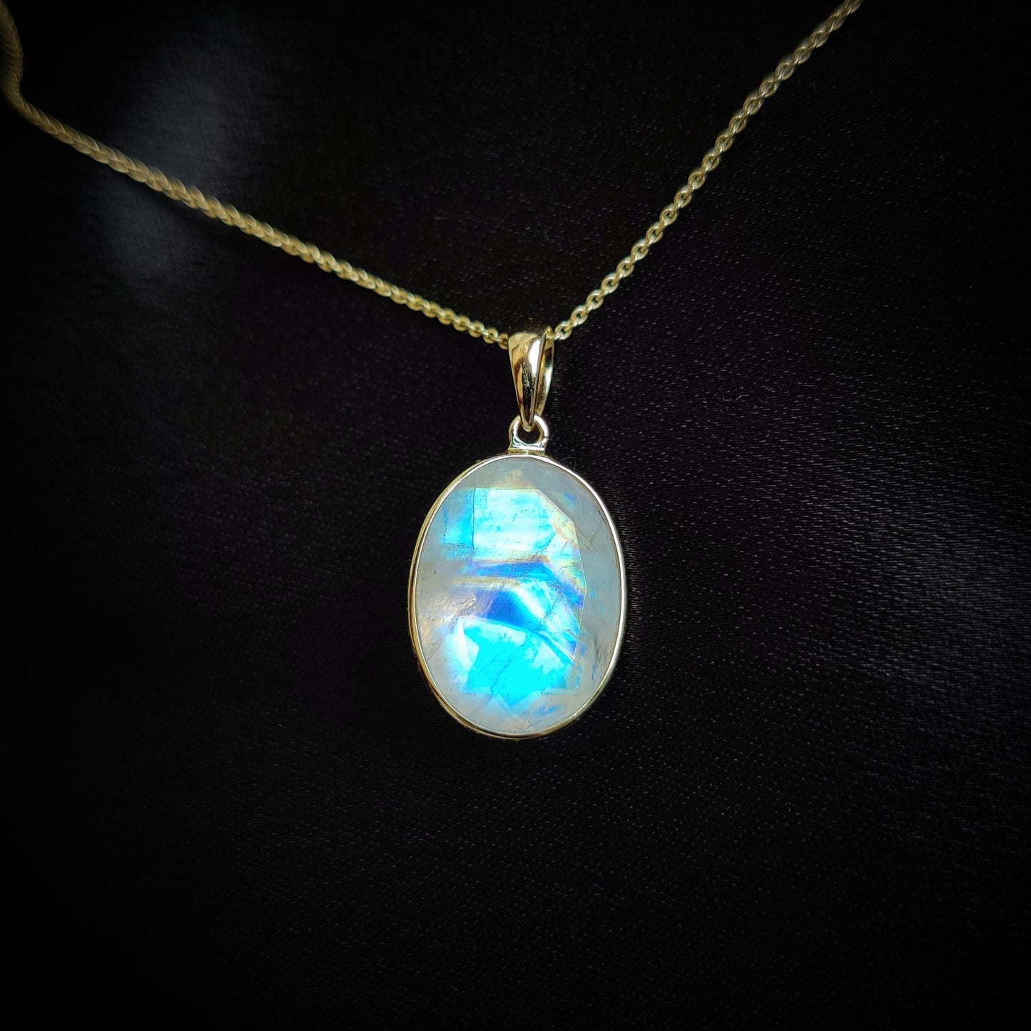 Natural Rainbow Moonstone Necklace, 14K Solid Gold Moonstone Pendant, Yellow Gold Necklace Pendant, Blue Moonstone Jewelry, June Birthstone