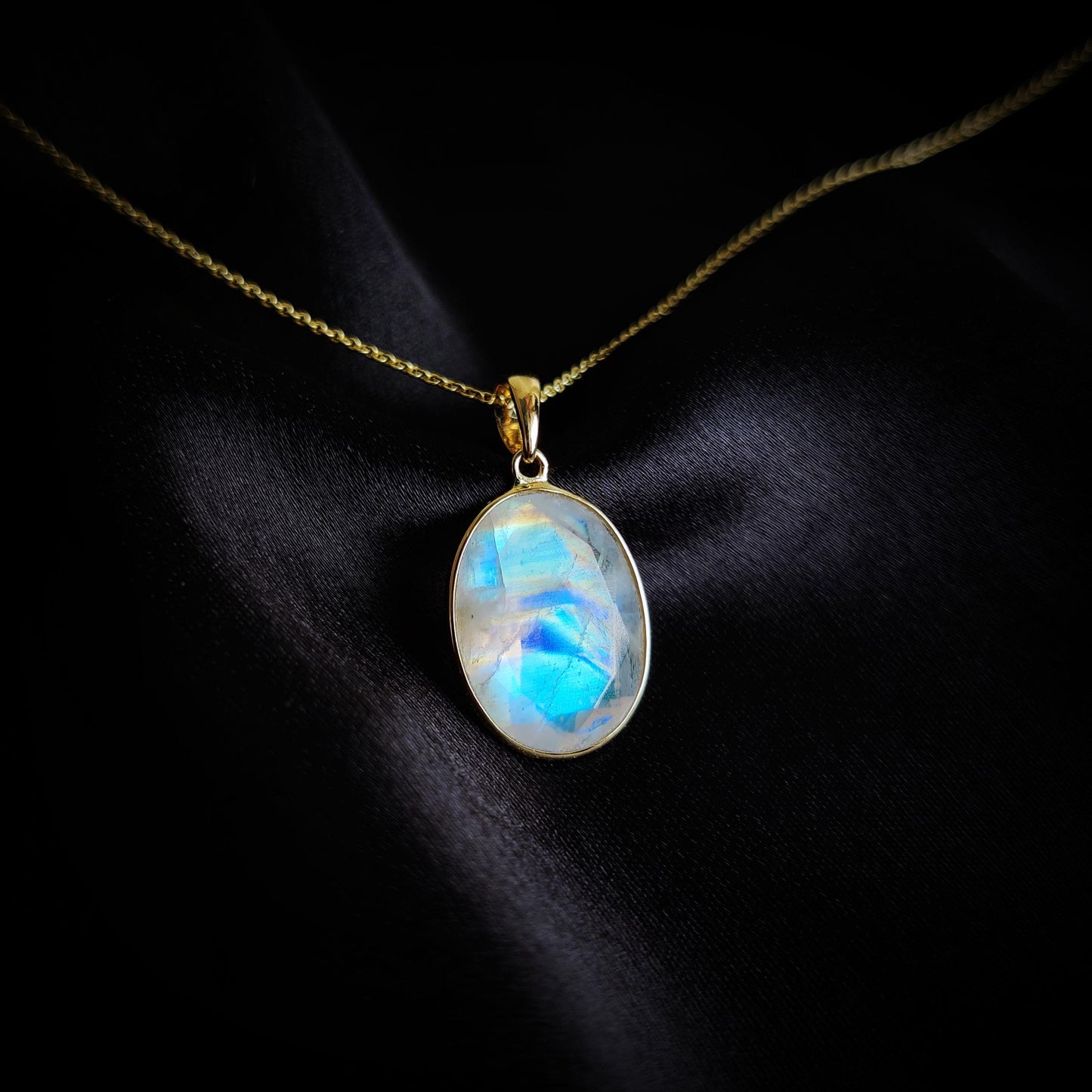 Natural Rainbow Moonstone Necklace, 14K Solid Gold Moonstone Pendant, Yellow Gold Necklace Pendant, Blue Moonstone Jewelry, June Birthstone