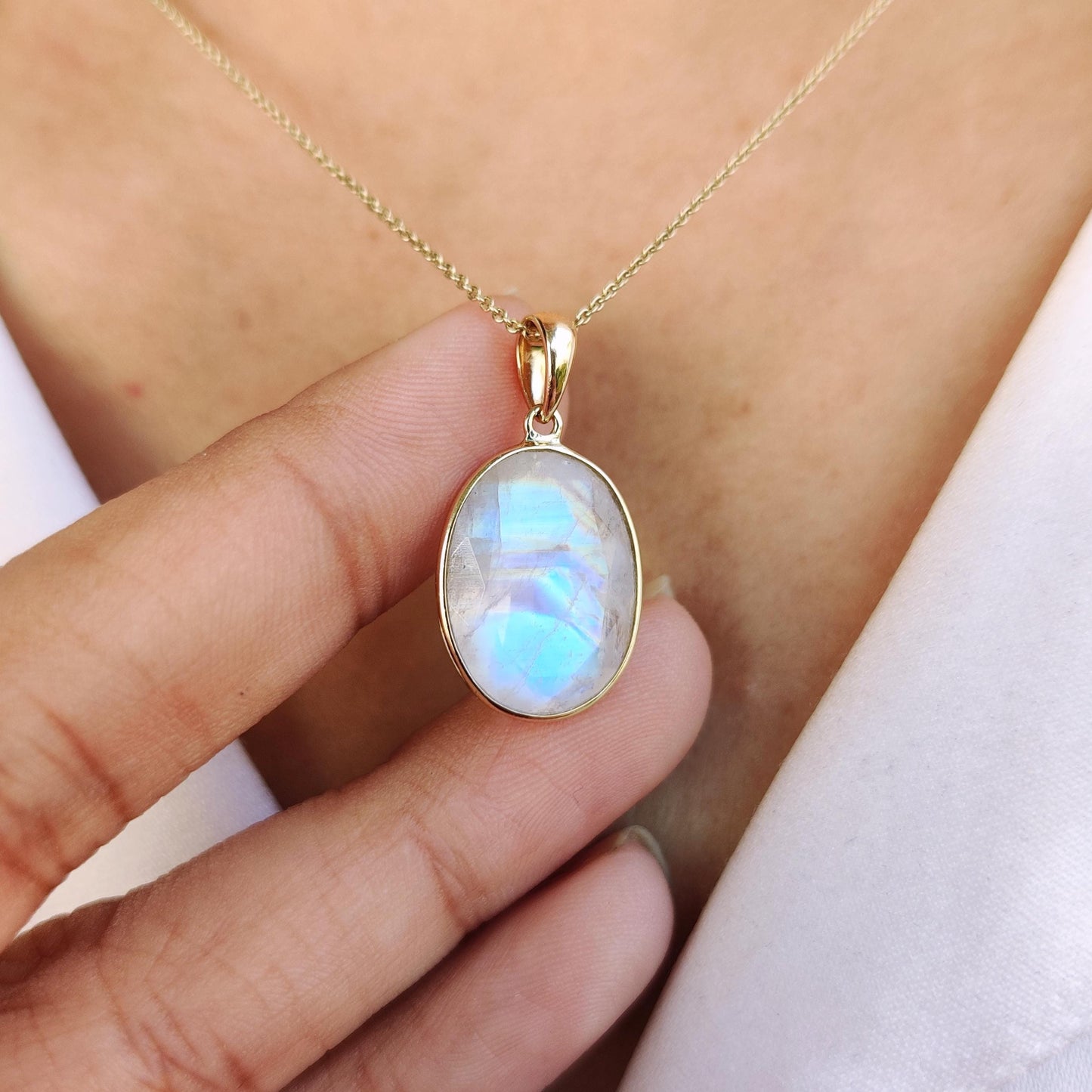 Natural Rainbow Moonstone Necklace, 14K Solid Gold Moonstone Pendant, Yellow Gold Necklace Pendant, Blue Moonstone Jewelry, June Birthstone