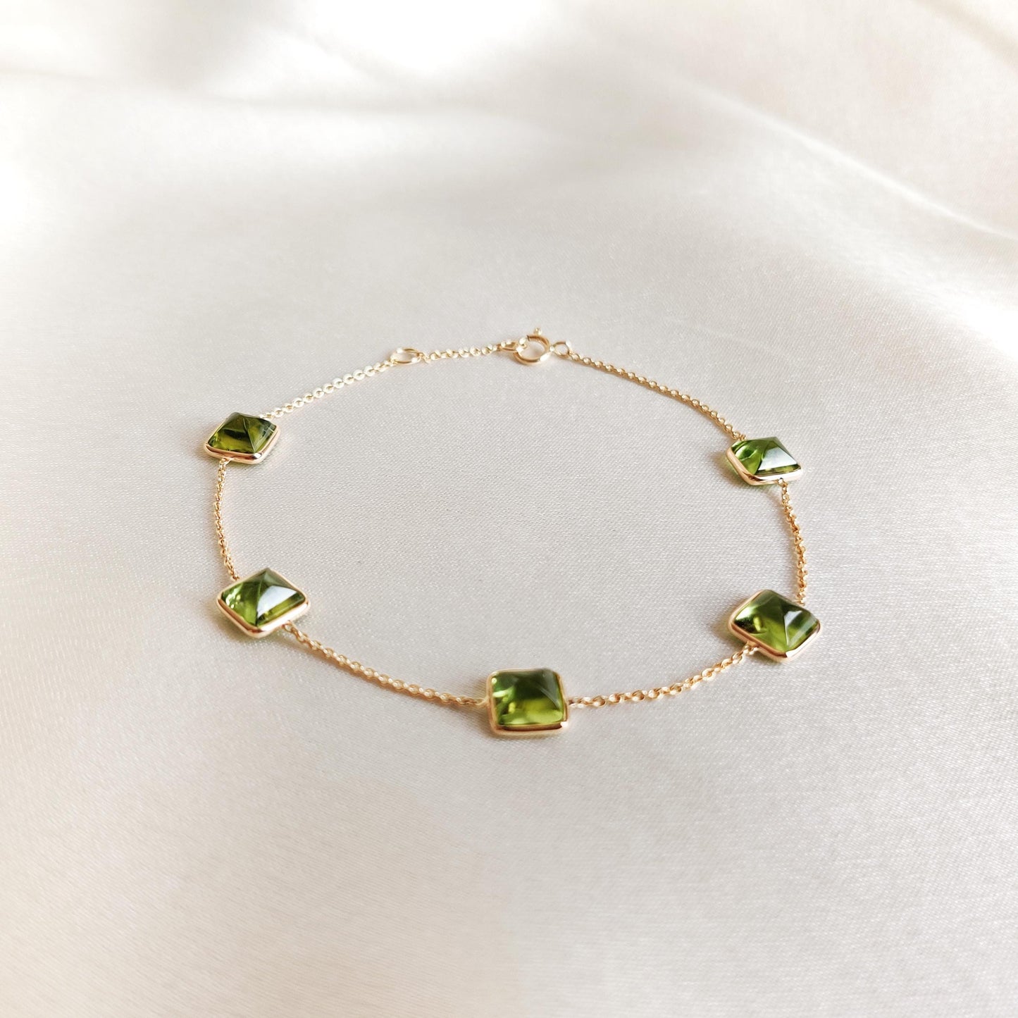 Natural Peridot Bracelet, 14K Yellow Gold Peridot Bracelet, Chain Bracelet, Dainty Gemstone Bracelet, Peridot Jewelry, August Birthstone