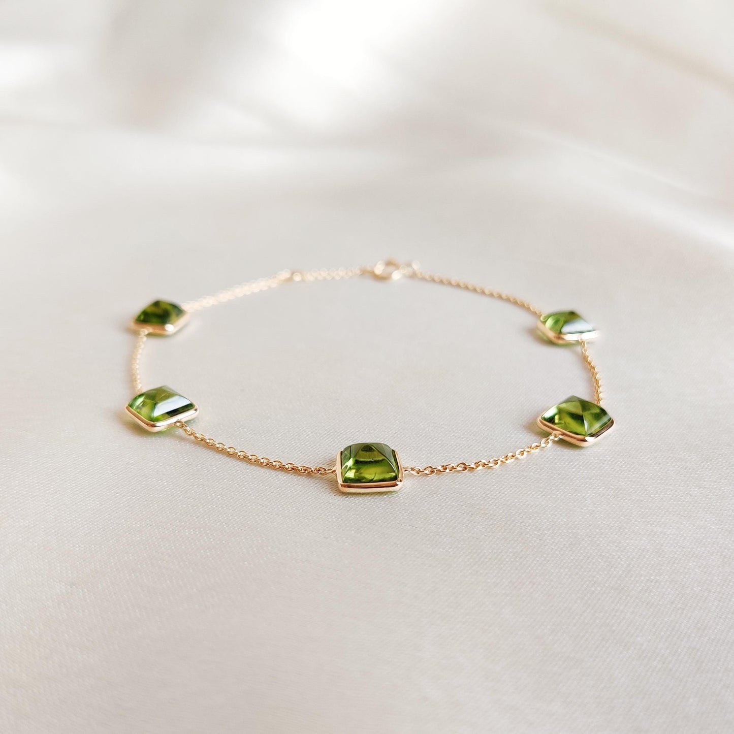 Natural Peridot Bracelet, 14K Yellow Gold Peridot Bracelet, Chain Bracelet, Dainty Gemstone Bracelet, Peridot Jewelry, August Birthstone