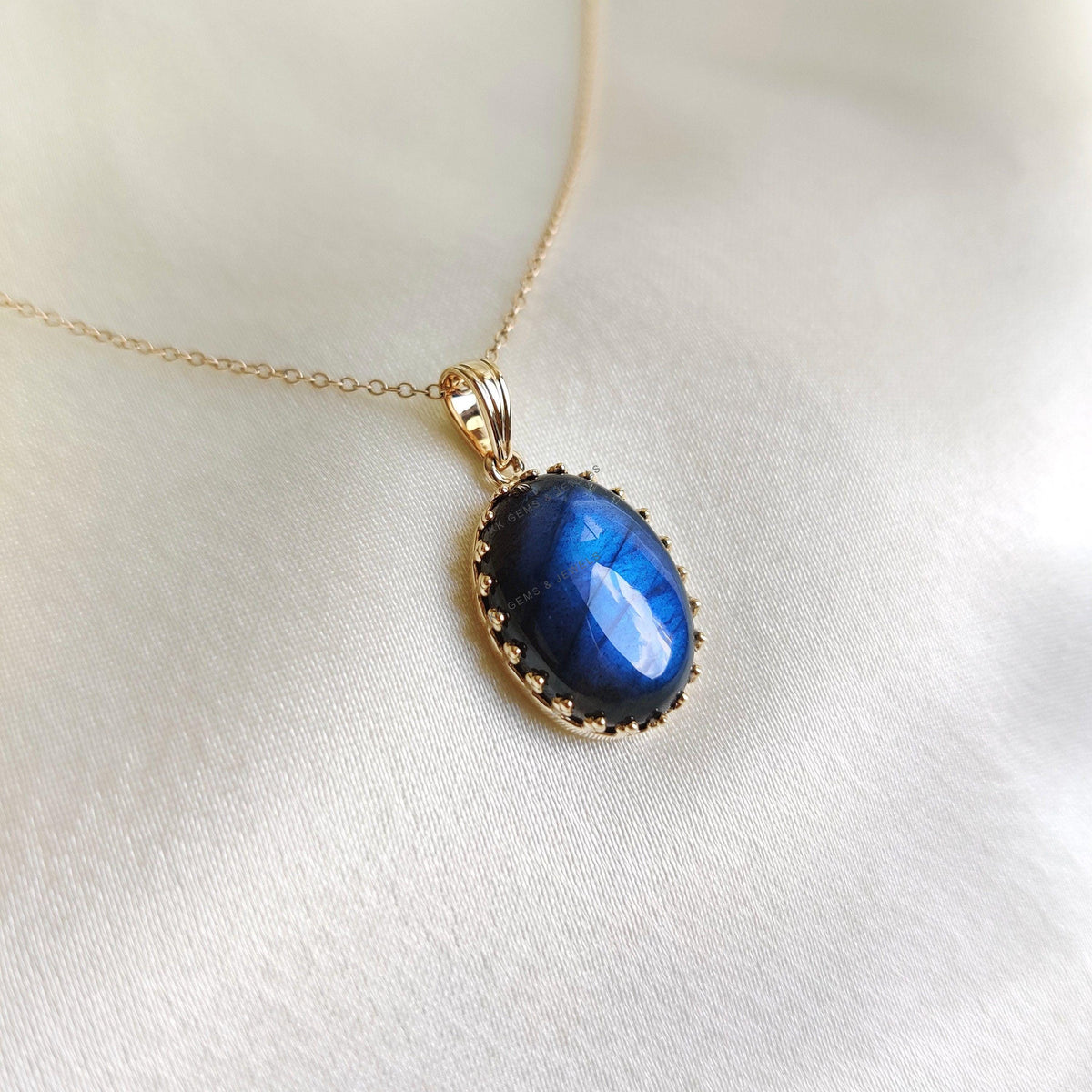 Natural Labradorite Pendant, 14K Solid Gold Crown Pendant, August Birthstone