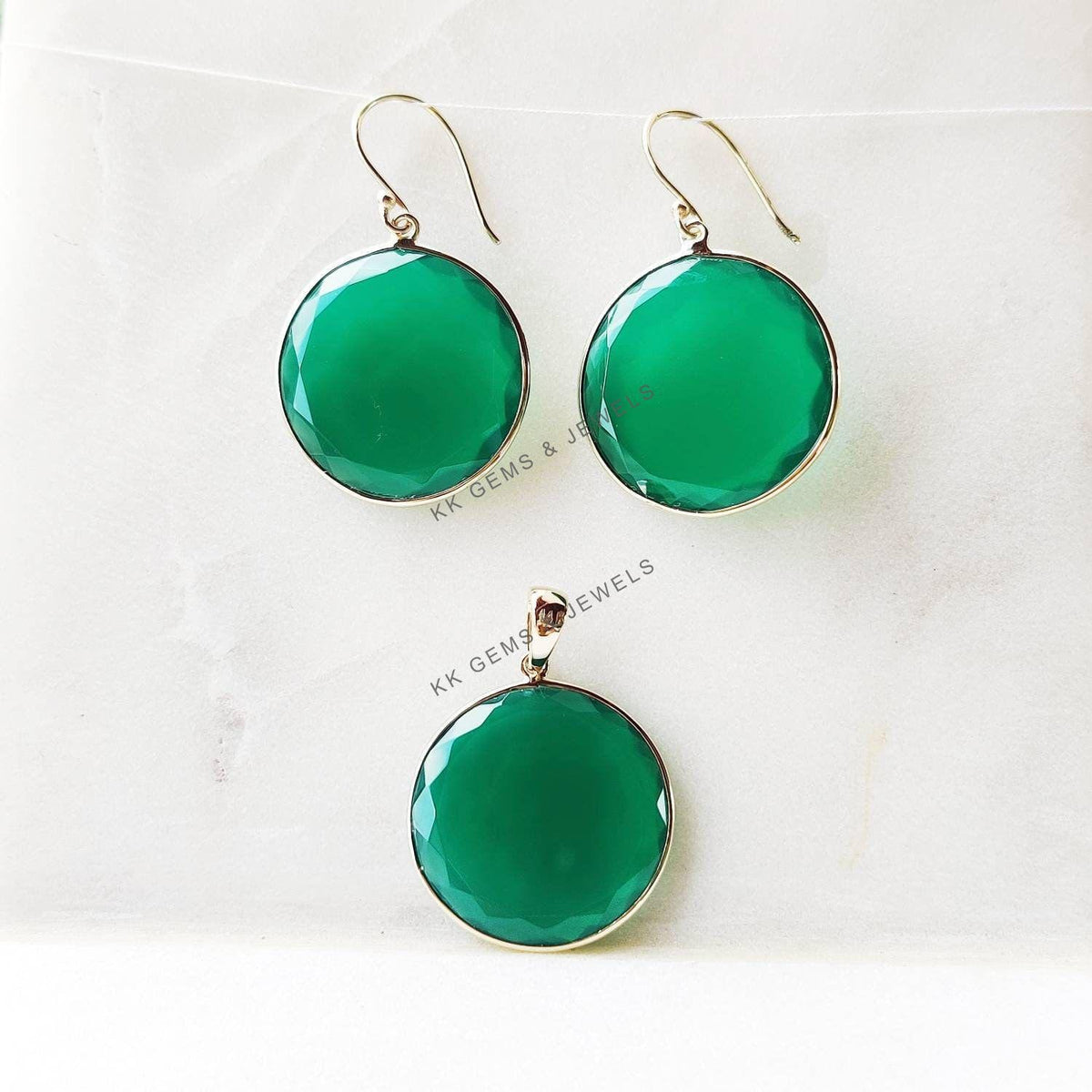 14K Solid Yellow Gold Natural Green Onyx Earrings, Round Flat Cut, May Birthstone