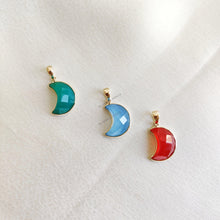 14K Solid Yellow Gold Moon Pendant, Natural Onyx Chalcedony Crescent Jewelry