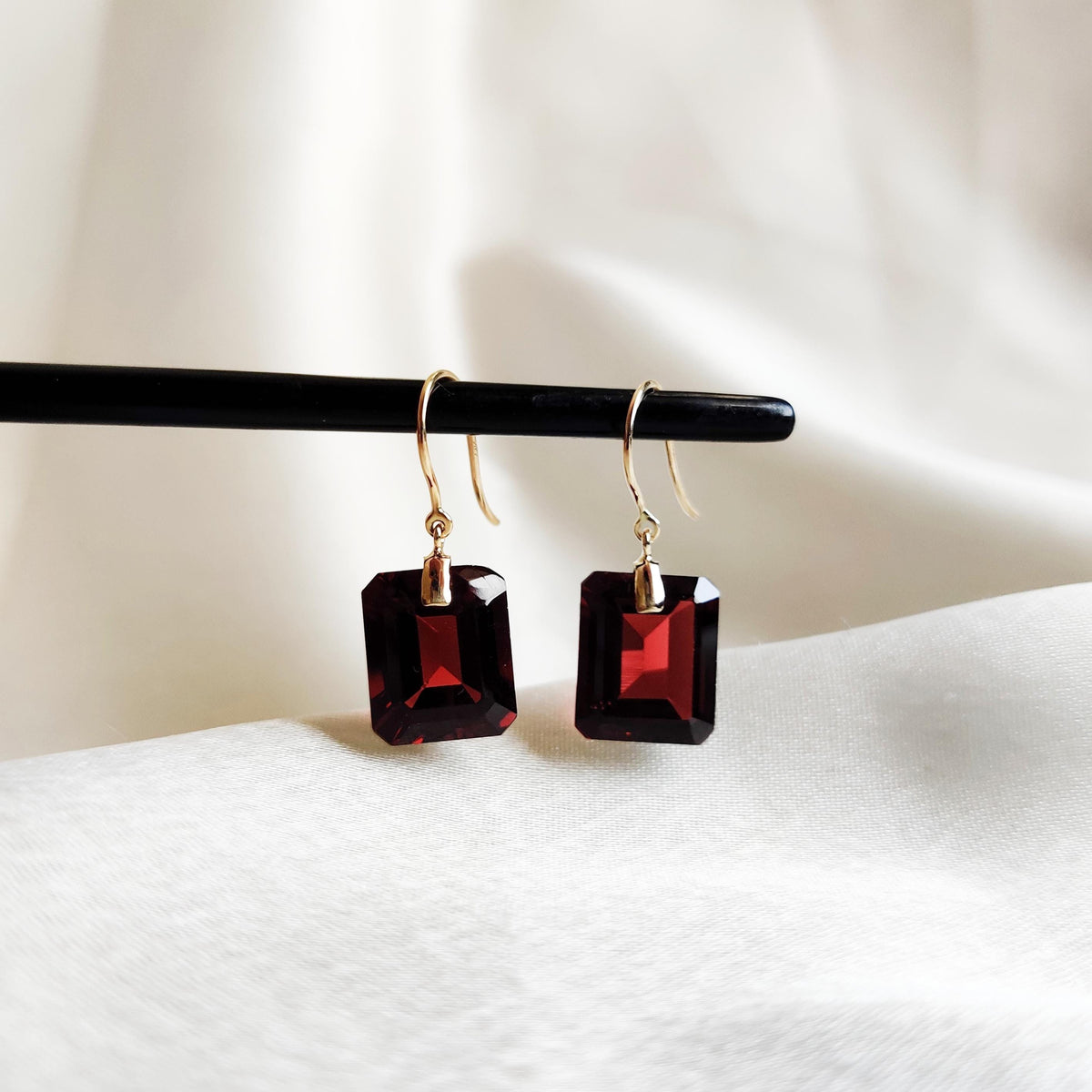 14K Solid Yellow Gold Natural Garnet Drill Earrings, January Birthstone