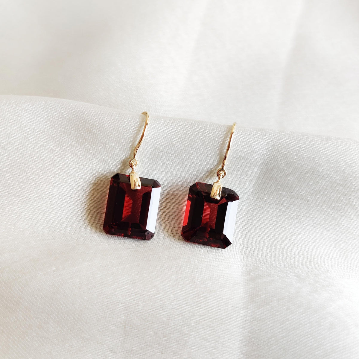 14K Solid Yellow Gold Natural Garnet Drill Earrings, January Birthstone