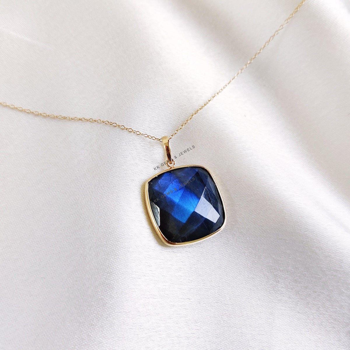 Natural Labradorite Pendant, 14K Solid Yellow Gold, August Birthstone
