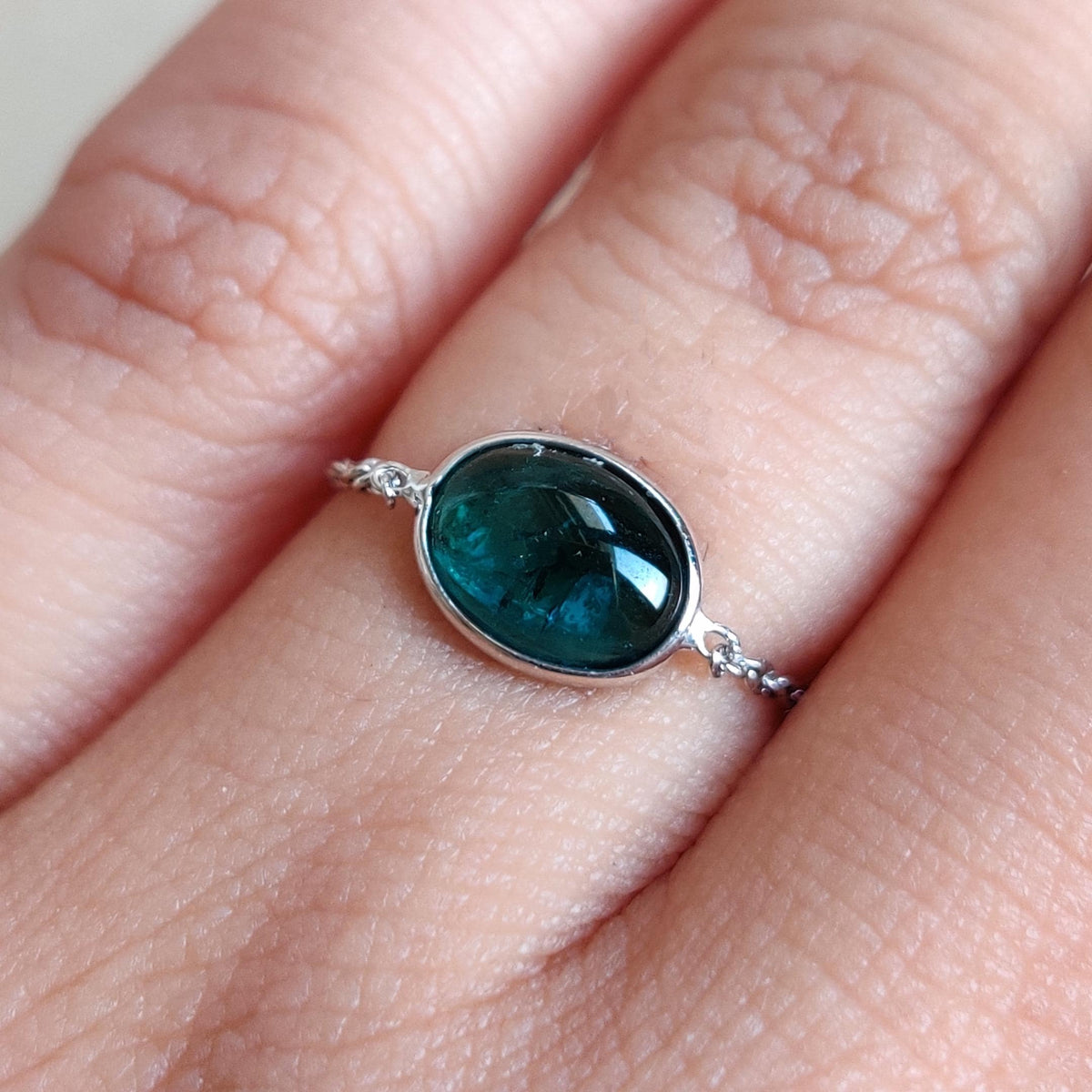 Natural Oval Green Tourmaline Chain Ring, 14K Solid White Gold Ring, October Birthstone Ring, Christmas Present, Natural Tourmaline Jewelry