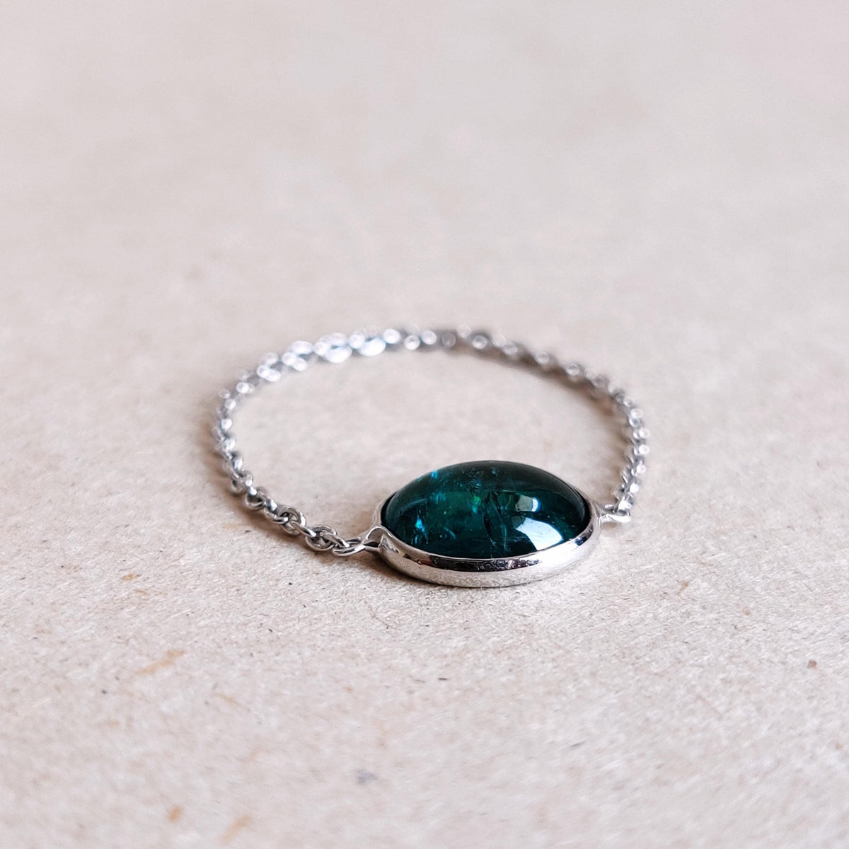 Natural Oval Green Tourmaline Chain Ring, 14K Solid White Gold Ring, October Birthstone Ring, Christmas Present, Natural Tourmaline Jewelry