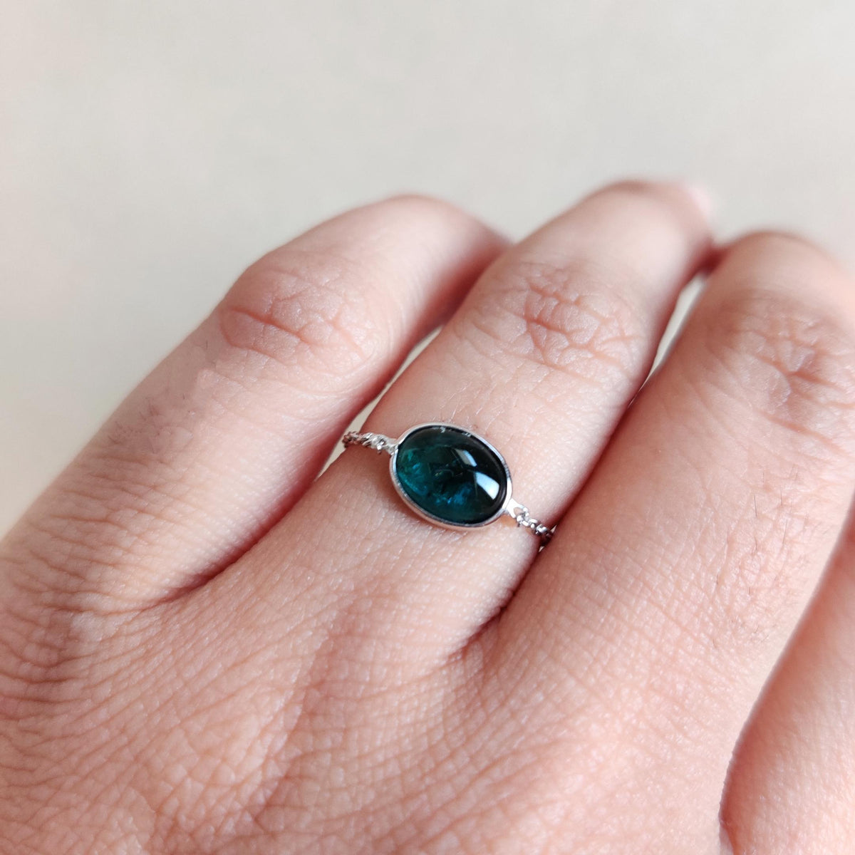 Natural Oval Green Tourmaline Chain Ring, 14K Solid White Gold Ring, October Birthstone Ring, Christmas Present, Natural Tourmaline Jewelry