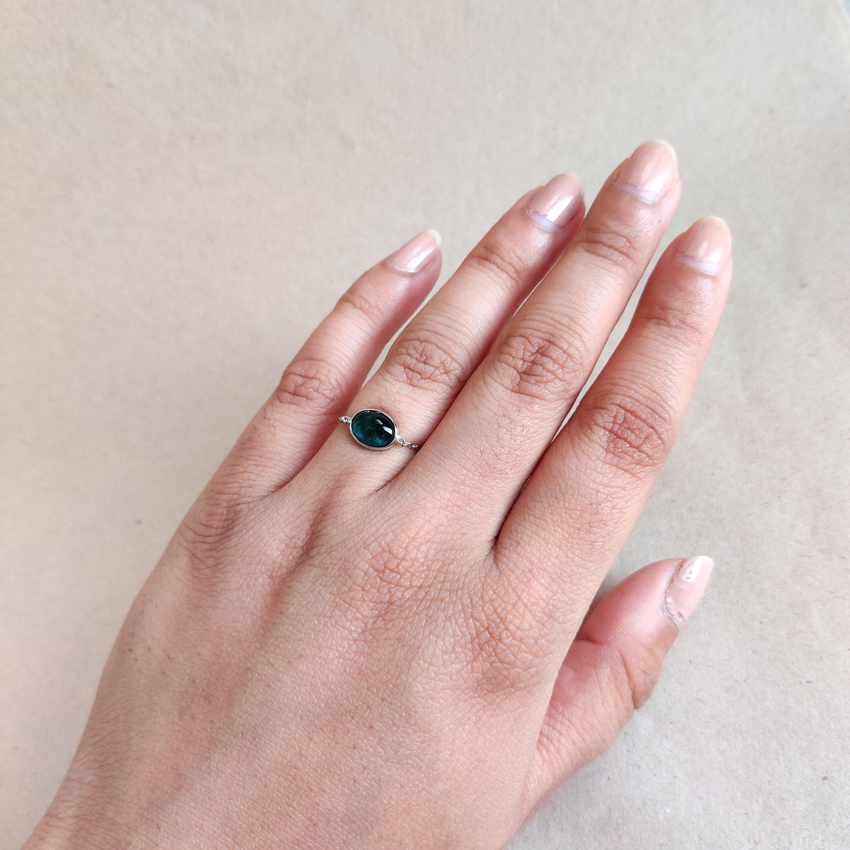 Natural Oval Green Tourmaline Chain Ring, 14K Solid White Gold Ring, October Birthstone Ring, Christmas Present, Natural Tourmaline Jewelry
